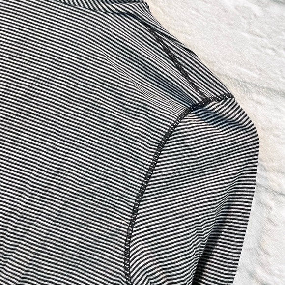 Lululemon Size 4 Radiant Long Sleeve Tonka Stripe Black Heathered Medium Grey - Picture 13 of 16